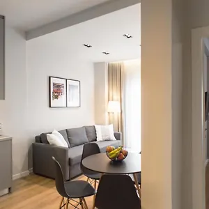 Daire Stylish And Renovated Retreat In Thessaloniki: Cozy At Ioulianou 33
